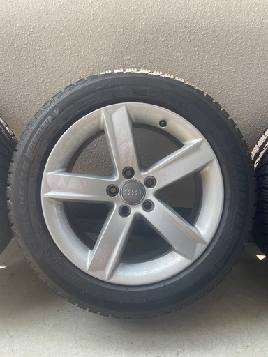 アウディスタッドレス20年製225/50R17ミシュラン