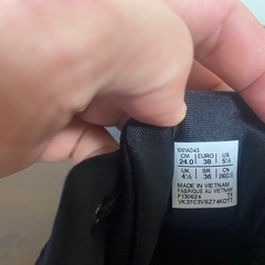 アシックス　スポーツシューズ　24cmの画像