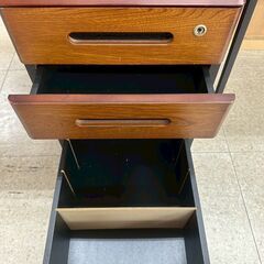 ★リユースのサカイ高崎店★TJ12602  デスク 茶 H73×D75×W119 クリーニング済みの画像