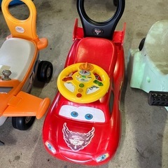 子供用乗り物の画像