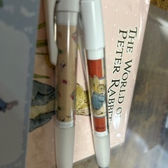 ピーターラビットメモ帳ペン　の画像