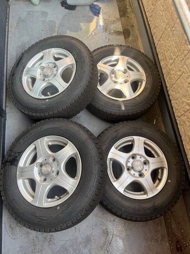 145R12 6PR スタッドレスタイヤ　アルミホイール　エブリー、ハイゼット等