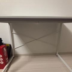パソコンデスク
の画像