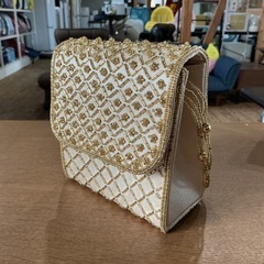 パーティーやお祝いに🎉🥂 美品 パーティーバッグ PETITSOIR プチソワール ストーン装飾 バッグ ゴールドの画像