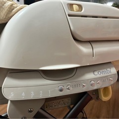 電動ハイローチェアの画像