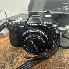 オリンパス OM-D E-M10 14-42mm EZ レンズキット 海外版3脚