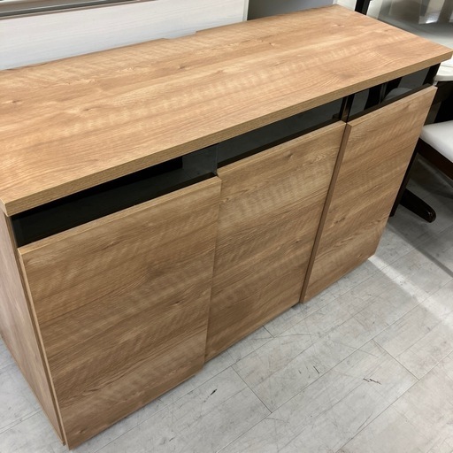 サイドボード　3枚扉　ブラウン【トレファク堺福田店】