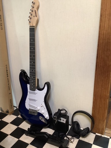 【リサイクルサービス八光】幅32㎝　SELDER エレキギター ストラトキャスタータイプ 初心者入門セット