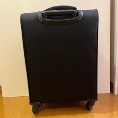 キャリーケース黒（PRIMARK）の画像