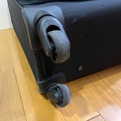 キャリーケース黒（PRIMARK）の画像