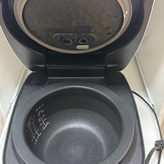 ［ジャンク品］Tiger 炊飯器 5.5合 IH 土鍋コーティング 時短早炊き機能 ブラック 炊きたての画像