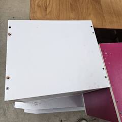 リサイクルショップどりーむ荒田店 No4462　棚　２個付き　収納棚　扉付き　ピンク×ホワイト　の画像
