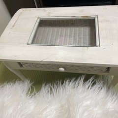 インテリアソファ、テーブルセットの画像