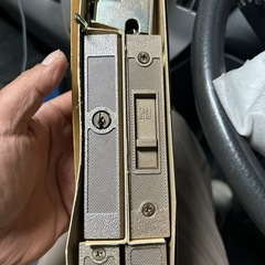 YKK AP製の玄関ドア用「召合せ錠（召し合わせ錠）」の画像