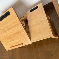 （美品）スマホ・タブレット置けるミニテーブルの画像