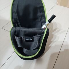 新品ペンケース　自立式　黒　グリーンの画像