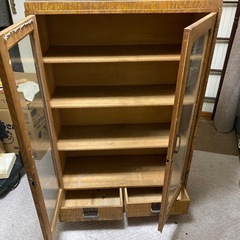 昭和レトロな本棚の画像