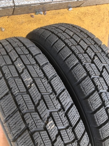 取引中2024年製スタッドレスアルミ付 バリ山155/65R14 軽自動車