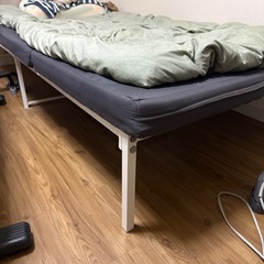 ベッドの画像
