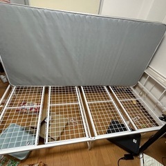 ベッド、マットレスの画像