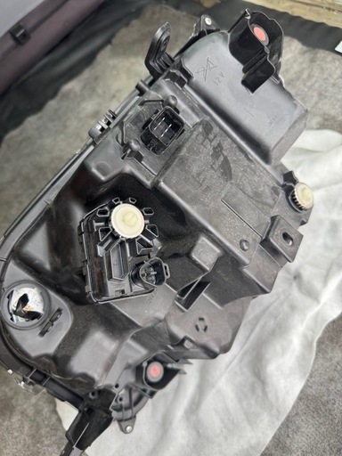 LA650Sタントヘッドライト右側　美品ダイハツ