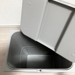 【譲渡先決定】未使用　ごみ箱　蓋・持ち手付き　グレー　①の画像
