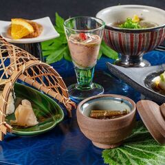 自然に囲まれたHOTEL OOSADOで働く！レストランホールスタッフ募集｜短期・寮あり・移動費支給の画像