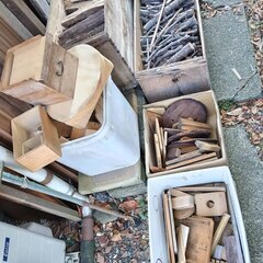 逗子 無料あげます 薪 木片 木材 角材 キャンプファイアー 焚火 ソロキャンプ 燃やす 日曜大工 工作 板材 板料 端材 DIY 棚材 角材 建築 ガーデン 木せん ブロック 建材 集成材 構造材 内装材 建具 燃料 木炭 燃料 木箱 差し上げます 大木 彫刻 オブジェ 木像 木っ端 ウッド WOOD 暖炉 ストーブ 木工 家具 自然木 抜根 倒木 丸太 テーブル 作る 組み立て まき たきぎ 枝 伐採 固形 木質燃料 ボイラー BBQ バーベキュー 切り株 キャンプファイヤー 燃焼 荒材 桜 版画の画像