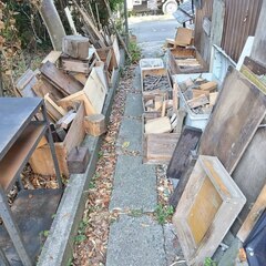 逗子 無料あげます 薪 木片 木材 角材 キャンプファイアー 焚火 ソロキャンプ 燃やす 日曜大工 工作 板材 板料 端材 DIY 棚材 角材 建築 ガーデン 木せん ブロック 建材 集成材 構造材 内装材 建具 燃料 木炭 燃料 木箱 差し上げます 大木 彫刻 オブジェ 木像 木っ端 ウッド WOOD 暖炉 ストーブ 木工 家具 自然木 抜根 倒木 丸太 テーブル 作る 組み立て まき たきぎ 枝 伐採 固形 木質燃料 ボイラー BBQ バーベキュー 切り株 キャンプファイヤー 燃焼 荒材 桜 版画の画像