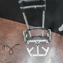 階段昇降機能付きキャリーカートの画像