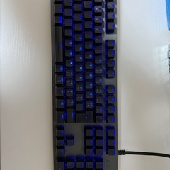 ゲーミングモニター、ゲーミングキーボードの画像