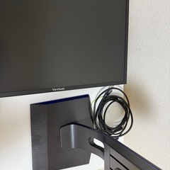 ゲーミングモニター、ゲーミングキーボードの画像