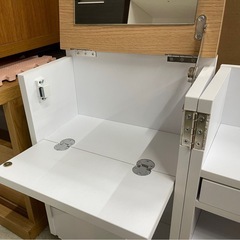 収納付きメイクボックス キャスター付き 中古の画像