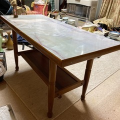 昭和レトロなコーヒーテーブルの画像