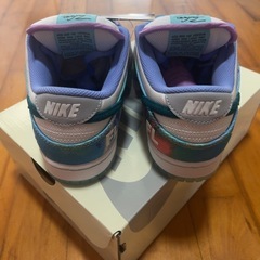 Futura NIKE SB  DUNK LOW OG QSの画像