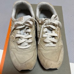 【人気商品】ニューバランス 996 人気色 ベージュ24cm CM996WE2の画像