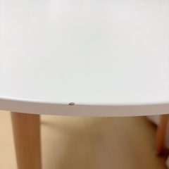丸テーブルの画像