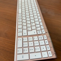 【ジャンク】無線充電式USBキーボードの画像