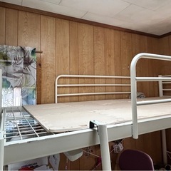 白のロフトベッド（解体済）の画像