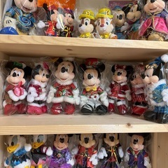 激安！！【新品未使用タグ付き】Disney ディズニー　ぬいぐるみバッジ　大量まとめ売り　32体　の画像