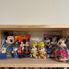 激安！！【新品未使用タグ付き】Disney ディズニー　ぬいぐるみバッジ　大量まとめ売り　32体　の画像
