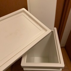 ゴミ箱の画像