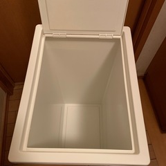ゴミ箱の画像