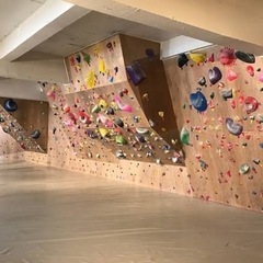 ボルダリングしませんか?😀