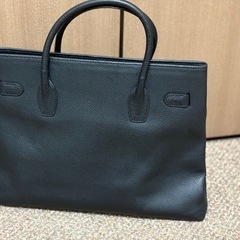【8/29～31　引取期間限定】
本革　ケリー風ハンドバッグの画像