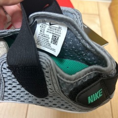 Nike エアリフト 新品 タグ付き メッシュ サンダル 16cm グレーの画像