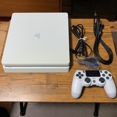 PS4ホワイト本体+ソフト６本の画像