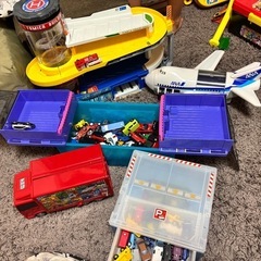 断捨離中！子供のおもちゃ　トミカ　トミカビル　飛行機