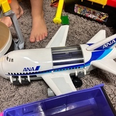 断捨離中！子供のおもちゃ　トミカ　トミカビル　飛行機の画像