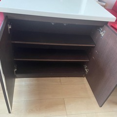 ダイニングテーブルの画像